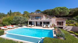 Villa Estelle, Escalet